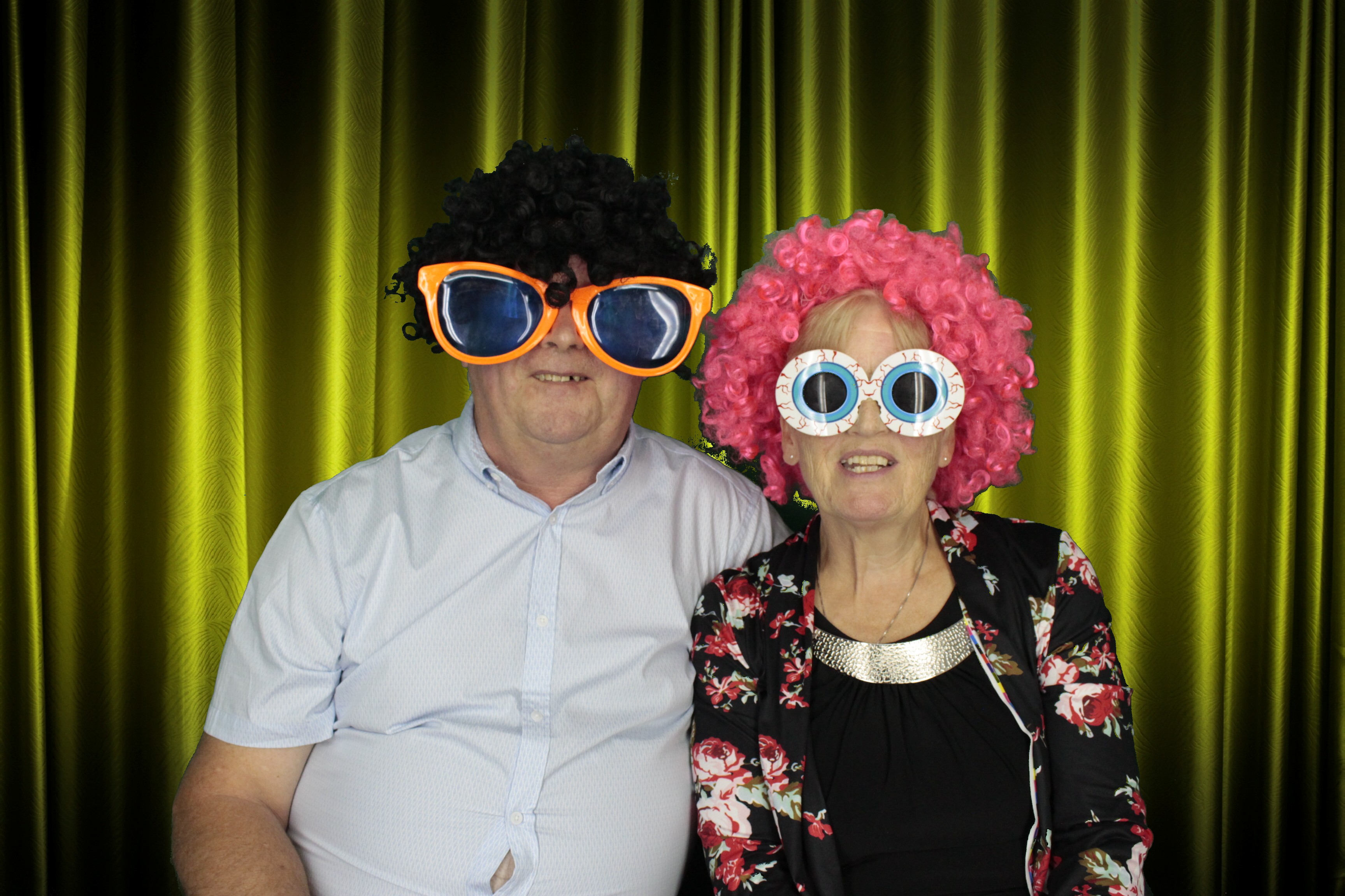 Nikki and Lance's Wedding | View more photos from the event at gallery.myphotoboothexperience.co.uk/u/MyPhotoBoothExperienceLtd/Nikki-and-Lances-Wedding